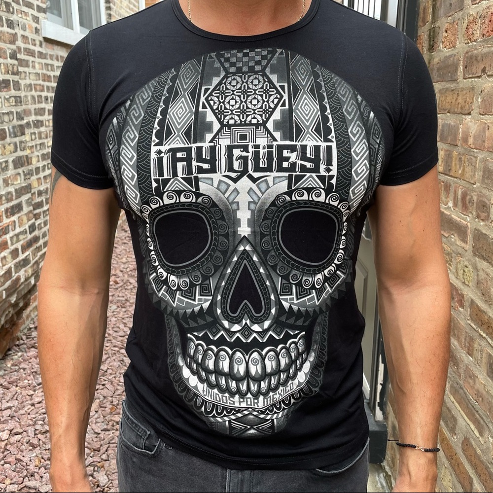 ¡NEW W/ TAGS Ay Güey! Skull T-Shirt (XS)